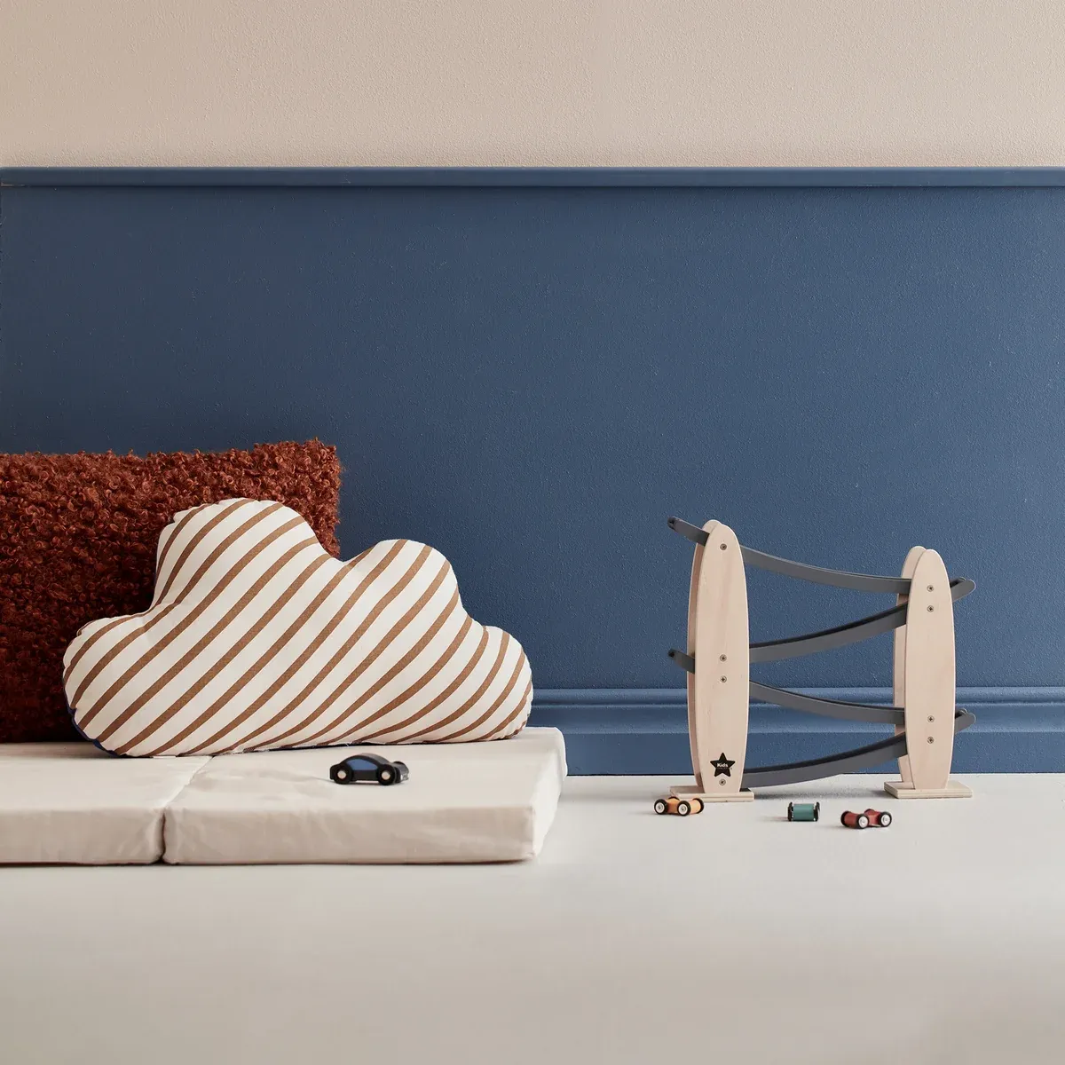 KIDS CONCEPT Ξύλινος Αυτοκινητόδρομος AIDEN (φυσικό-γκρι) - Image 2