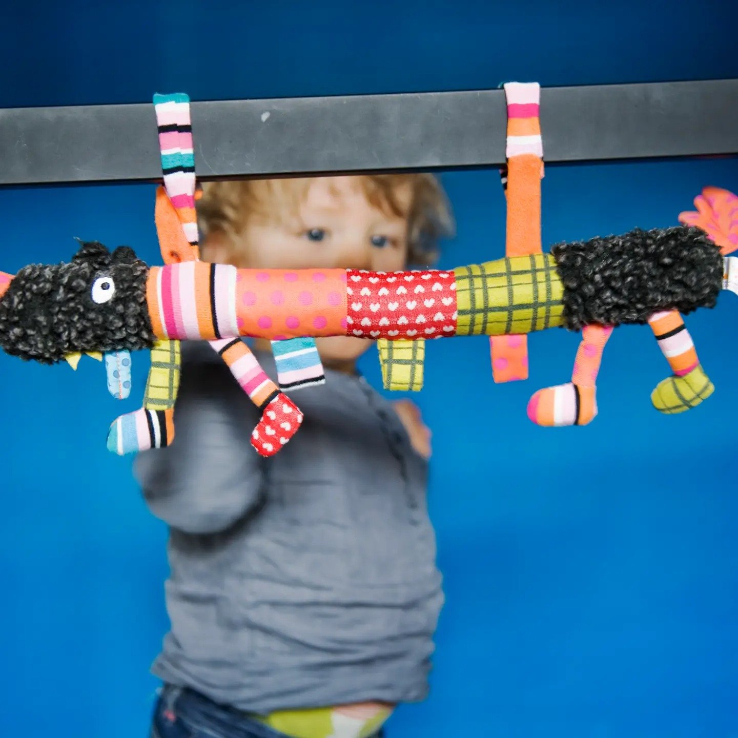 Ebulobo Κρεμαστό Λούτρινο Παιχνίδι Δραστηριοτήτων με Ήχους & Υφές 0m+ - Image 2