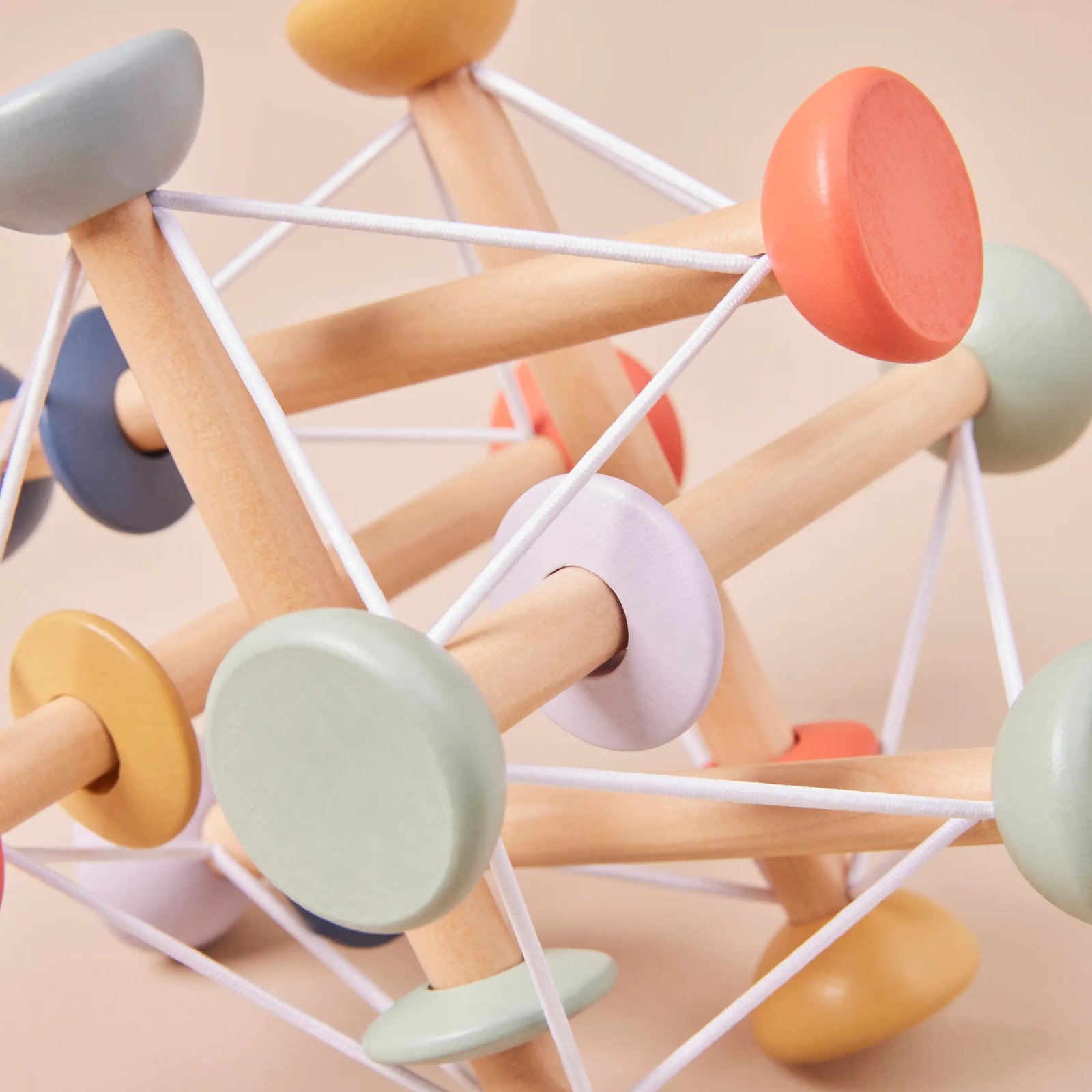 Just Bee Kids Ξύλινη Αισθητηριακή Μπάλα Δραστηριοτήτων 10m+